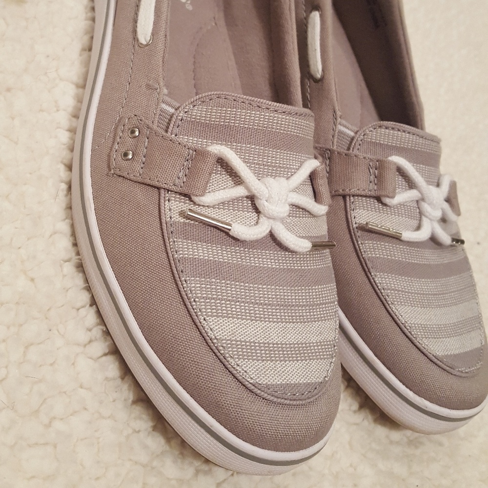 Grasshopper slip on